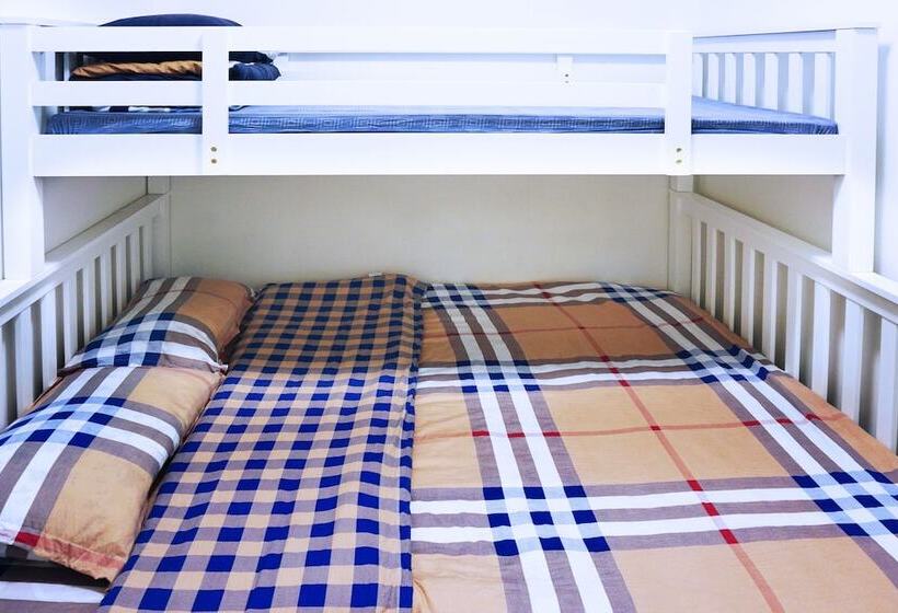 اتاق لوکس سه تخته, Greendili Backpackers Hostel