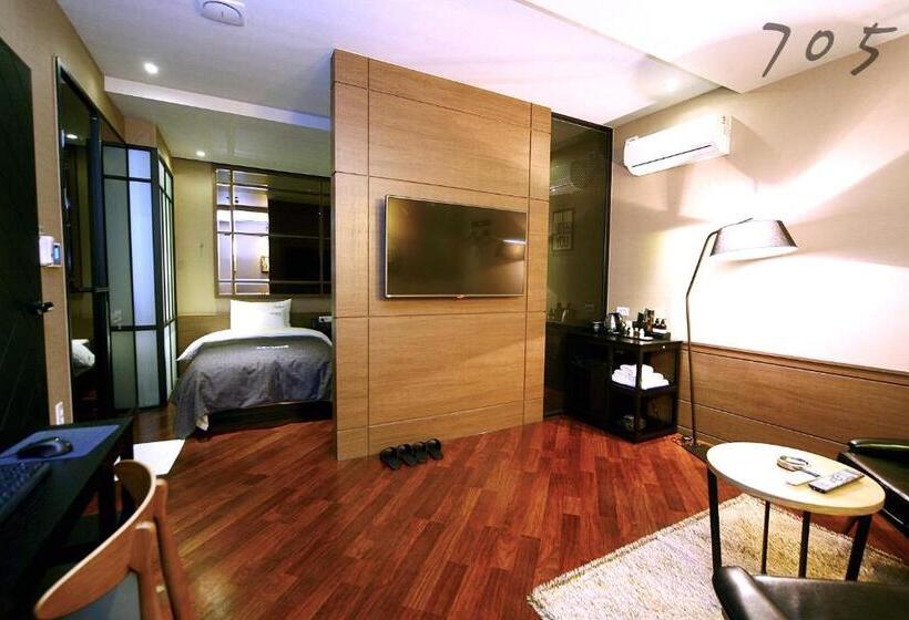 Семейный Номер, 2 Heaven Hotel Seomyeon