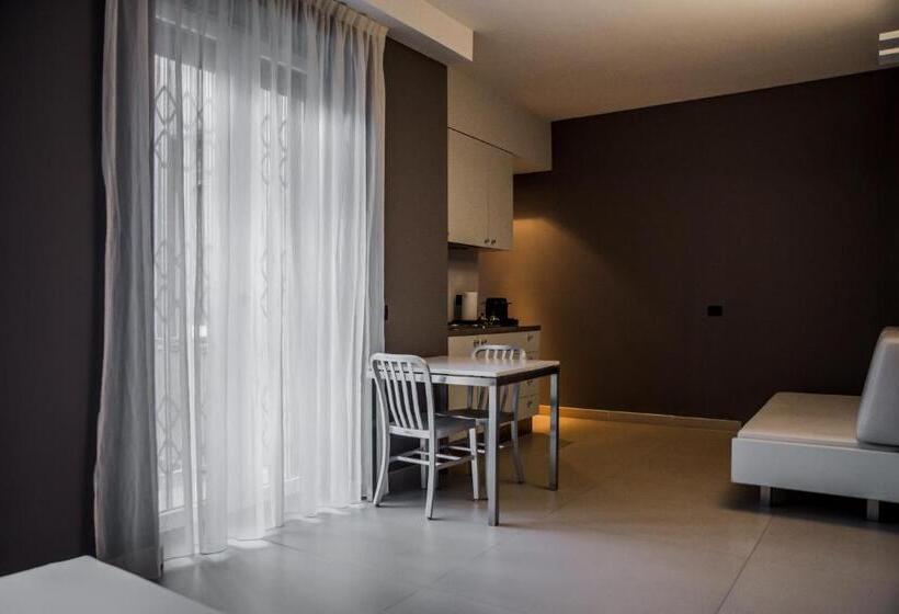 Standard Triple Room, La Chambre Milano Guest House