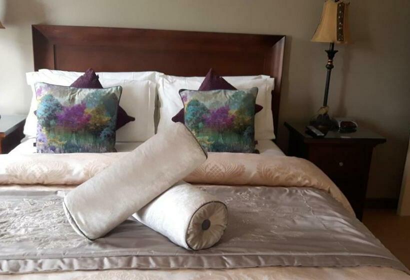 스탠다드 룸 킹사이즈 침대, Almara House
