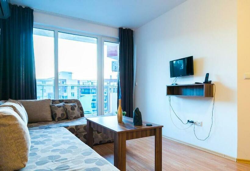 Апартаменты 1 Спальня с Балконом, Admiral Plaza Apartments