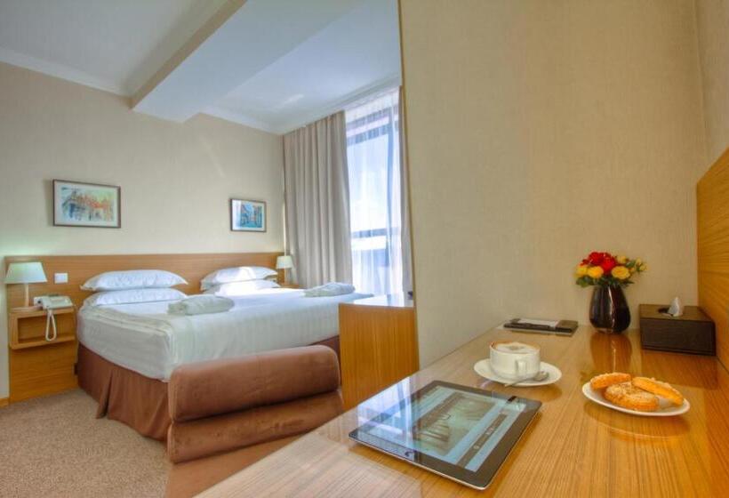 سوییت جونیور, City Hotel Bishkek