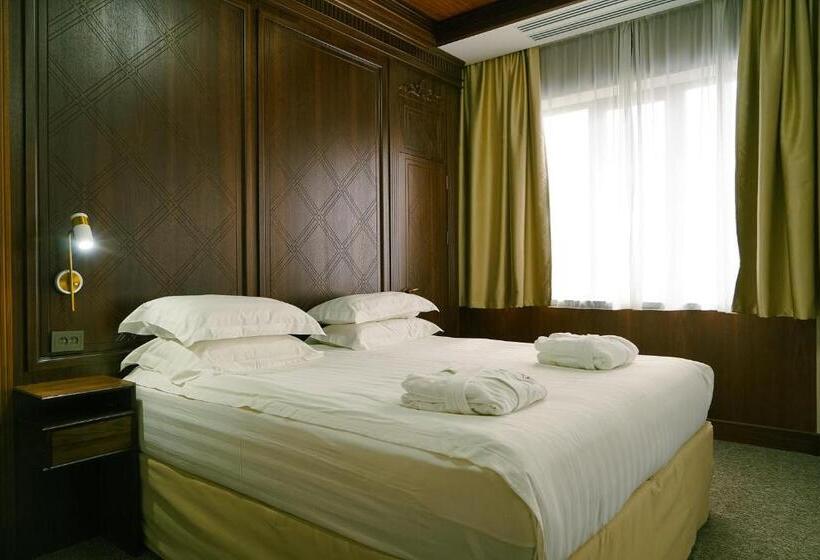 سوییت جونیور, City Hotel Bishkek