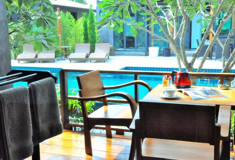 Номер Deluxe Вид на Бассейн, Family House Zen Boutique Resort