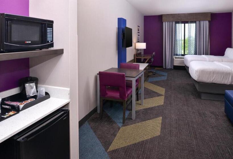 סוויטה, Holiday Inn Express And Suites Bryant   Benton Area, An Ihg