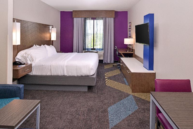 סוויטה מותאמת לאדם עם מוגבלויות, Holiday Inn Express And Suites Bryant   Benton Area, An Ihg