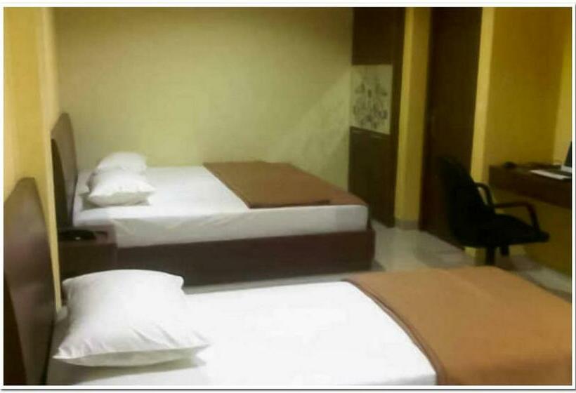 Семейный Номер, The Nancy S Homestay Pekanbaru Mitra Reddoorz