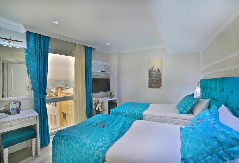 Standard Triple Room Sea View, Glamour Hotel Istanbul Sirkeci