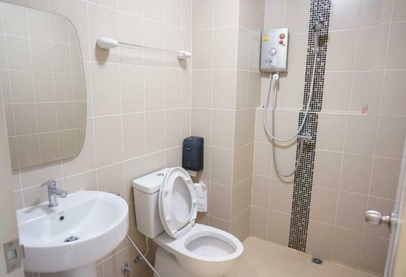 스탠다드 룸 킹사이즈 침대, Chompu Nakarin Apartment
