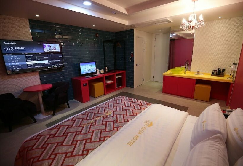 اتاق لوکس, Elga