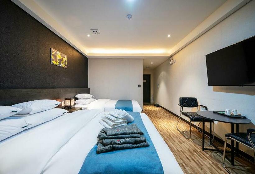 Трехместный Номер Deluxe, Suwon Dono1796