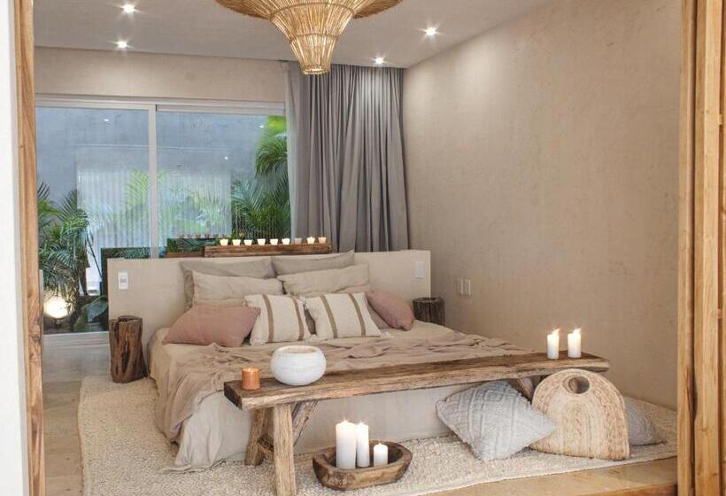 سوئیت جونیور با استخر, Jungle Chic