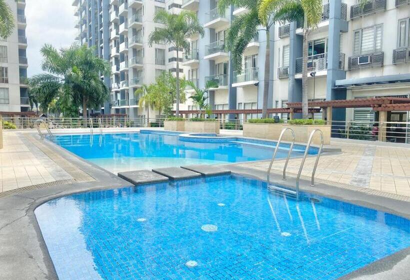 استودیو استاندارد با بالکن, Big Condo Across Manila Airport W/ Wifi