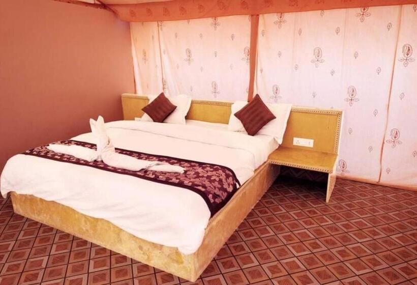 经典四人房间, Samar Desert Camp