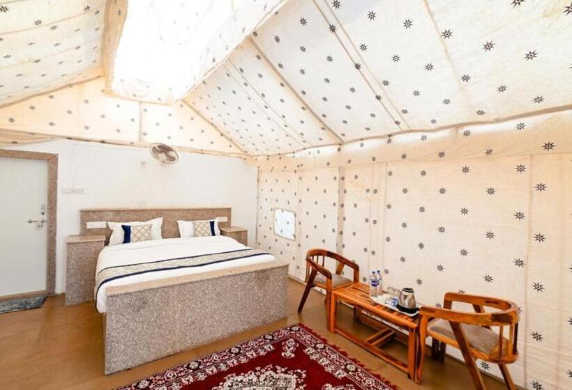 豪华三人间, Samar Desert Camp