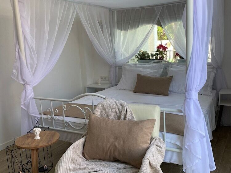 جناح جونيور مطلّ علي حمام السباحة, Flora Boheme