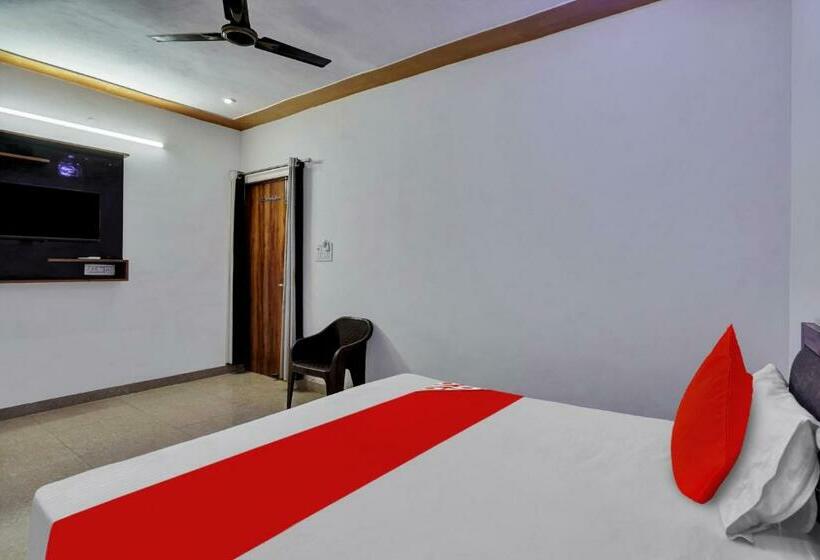 Трехместный Номер Классика, Oyo Flagship 81377  Redstone
