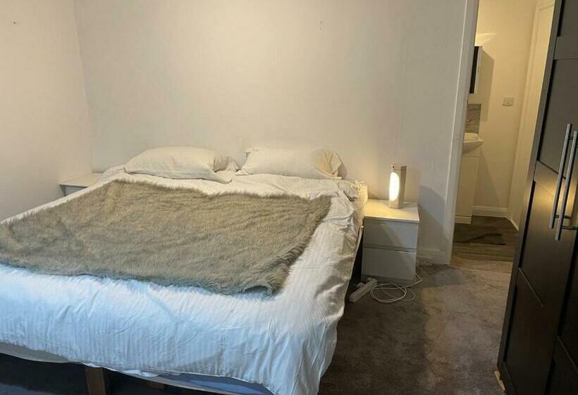 Номер Стандарт, Edgware Rooms