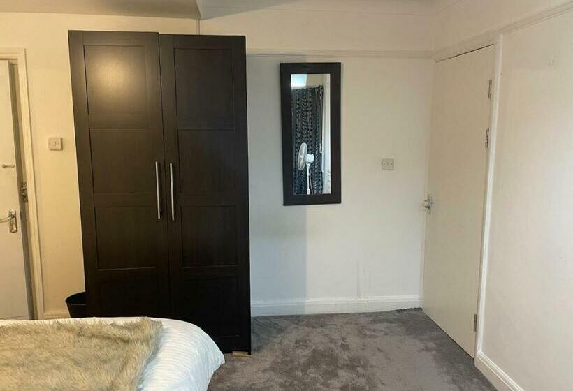 Номер Стандарт, Edgware Rooms