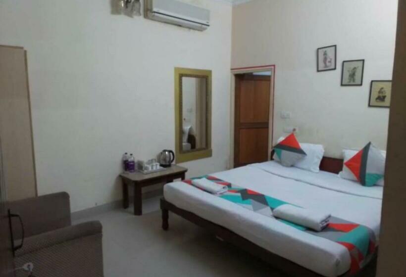 Quarto Deluxe, Singhasan House