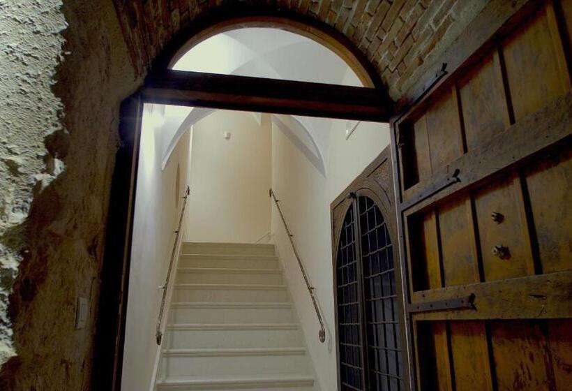 سوئیت پرزیدنت, Castello Ducale Colonna Resort