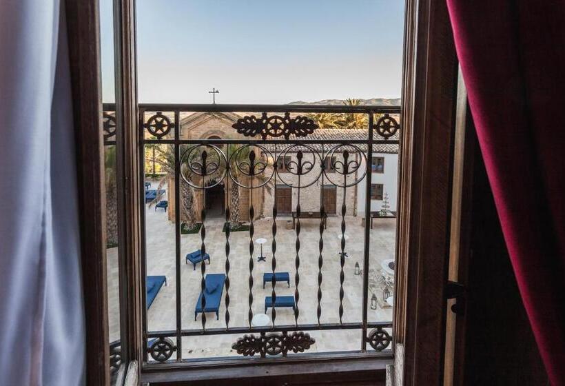 سوئیت پرزیدنت, Castello Ducale Colonna Resort