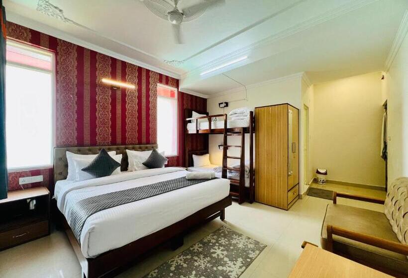 マウンテンビューファミリールーム, Live Free Hostel, Mcleodganj