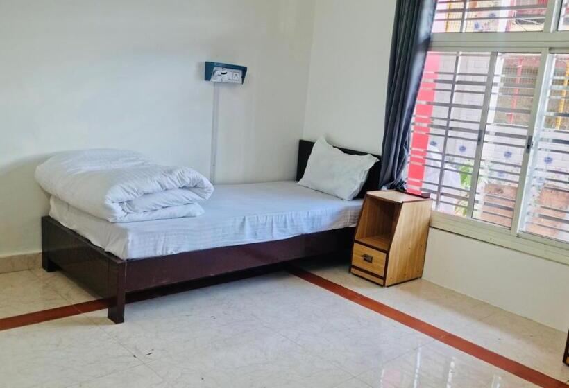 ルームシェアのワンベッド, Live Free Hostel, Mcleodganj
