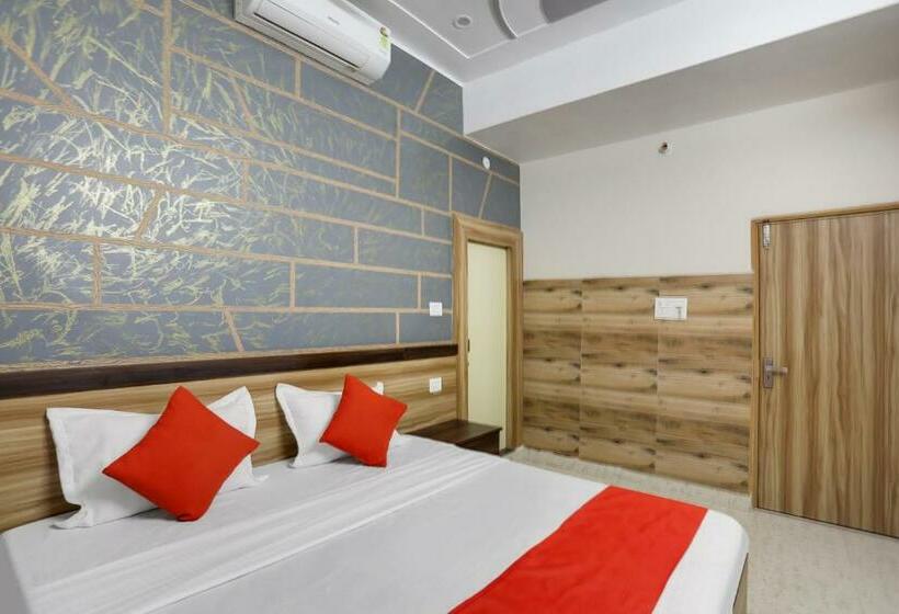 Трехместный Номер Классика, Oyo Flagship 81307  Pratap Since