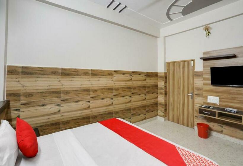 Трехместный Номер Классика, Oyo Flagship 81307  Pratap Since