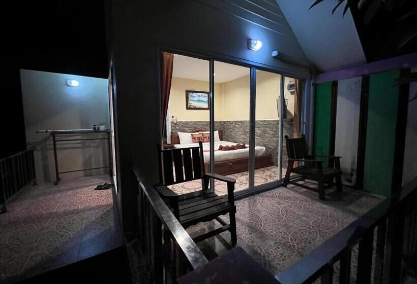 스탠다드 테라스 룸, Mae Somboon House