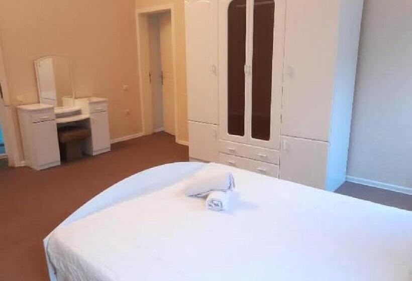 חדר סטנדרט, Shah Hostel