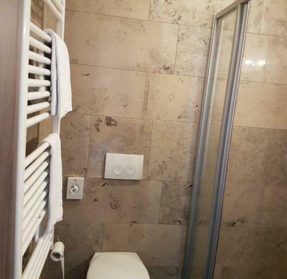 اتاق استاندارد یک نفره, Auwald