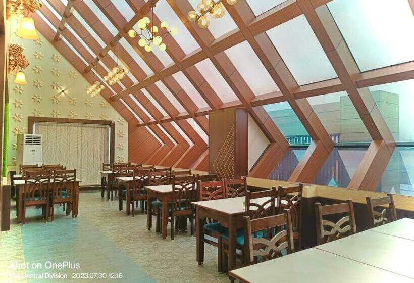 Номер Deluxe, Kuber Palace ! Puri Near Sea Beach And Temple Fully Air Conditioned Hotel With Lift And Parking Faci
