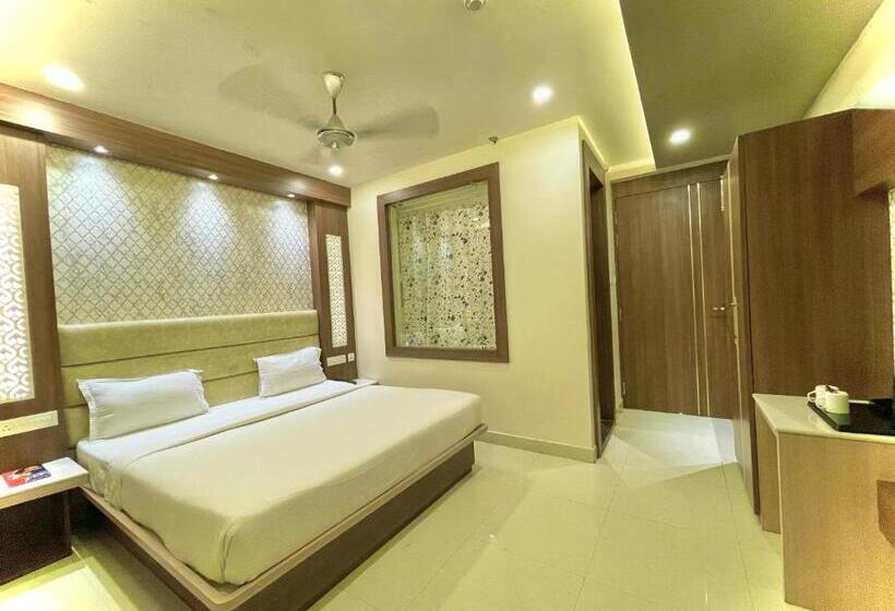 غرفة إقتصادية ثلاثية, Kuber Palace ! Puri Near Sea Beach And Temple Fully Air Conditioned Hotel With Lift And Parking Faci