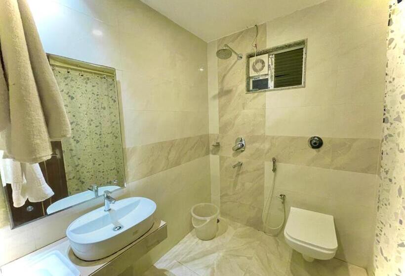 غرفة إقتصادية ثلاثية, Kuber Palace ! Puri Near Sea Beach And Temple Fully Air Conditioned Hotel With Lift And Parking Faci