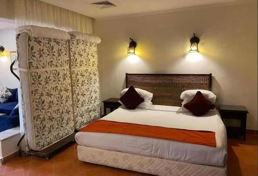 سوییت جونیور با چشم‌انداز استخر, Porto Marina Patio Suite   Egyptian Residents Only