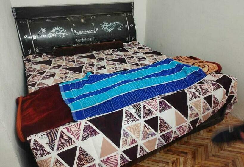 Трехместный Номер Классика, Oyo 81283 Chaudhry