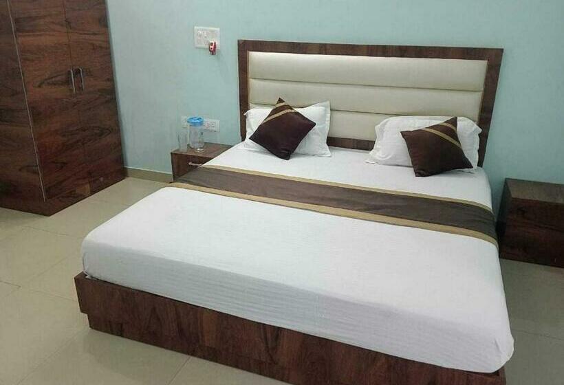 Трехместный Номер Классика, Oyo Flagship 81230 Mh Resort