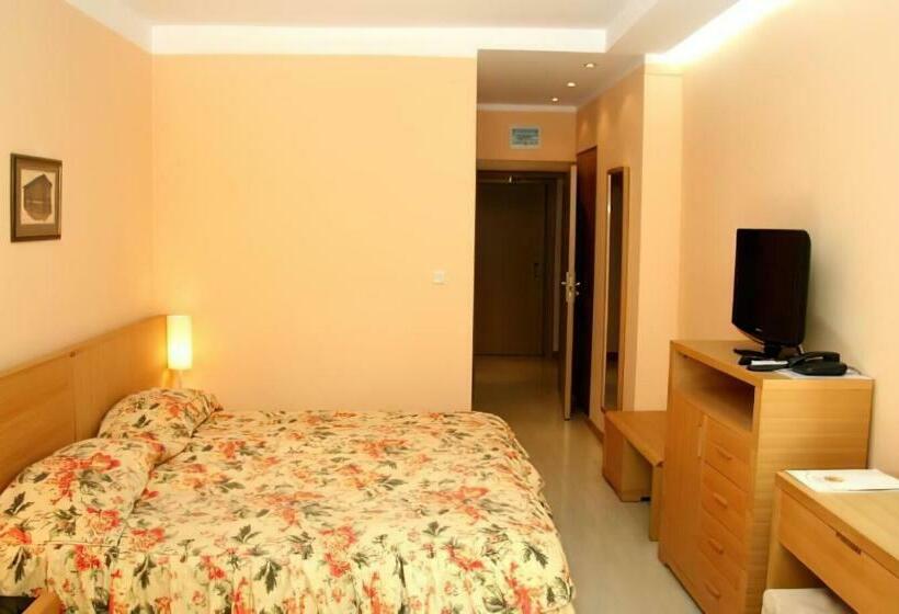 Номер Стандарт с Балконом, Oasis Park Hotel   New Managment