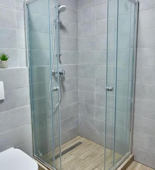 استودیوی لوکس, Grup Casa Del Mar