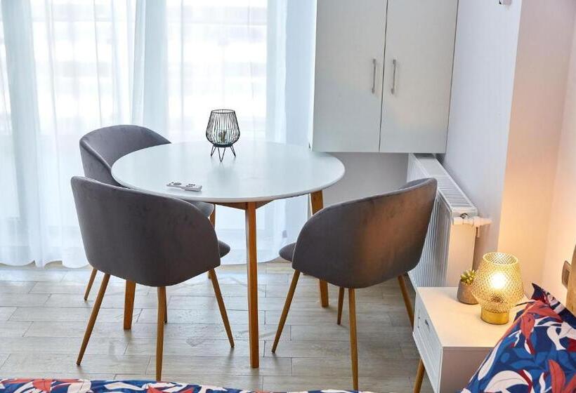 استودیوی استاندارد, Grup Casa Del Mar