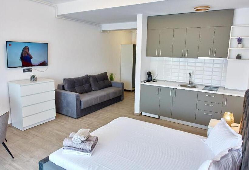 استودیوی لوکس, Grup Casa Del Mar