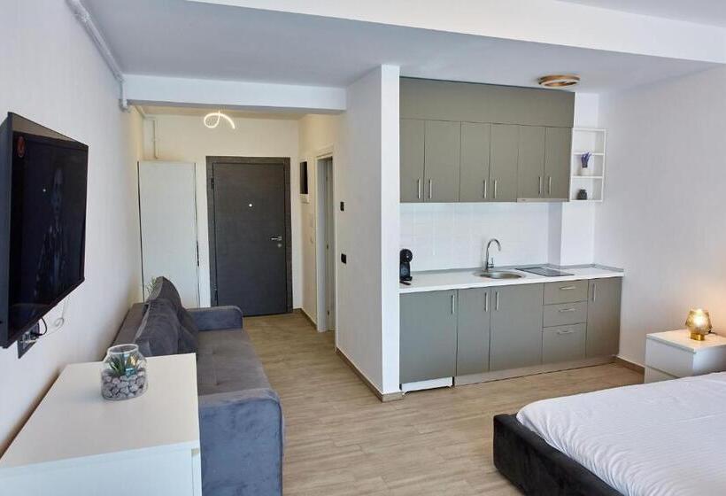 סטודיו דלוקס, Grup Casa Del Mar