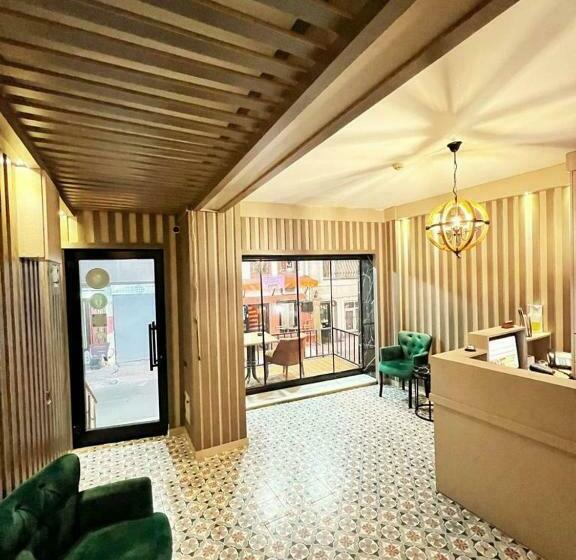 اتاق استاندارد سه نفره, Taksim Cetinkaya Suite