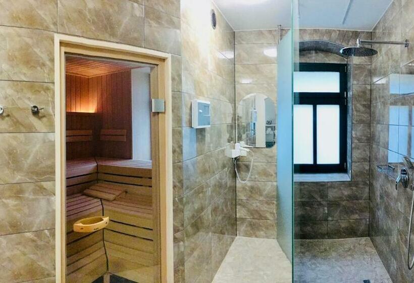 Номер Стандарт, Schweizerhaus