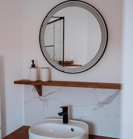 اتاق استاندارد با بالکن, Biarritz Surf Lodge Chambre D Hôtes