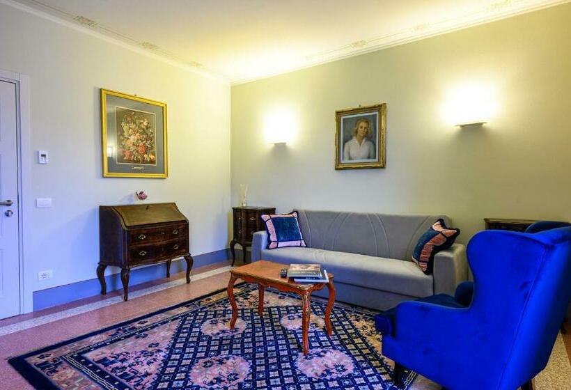Suite with Terrace, Foresteria Villa Puccini Casa Per Ferie