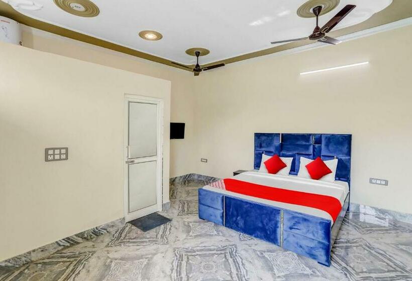 اتاق کلاسیک سه تخته, Flagship Friends Guest House