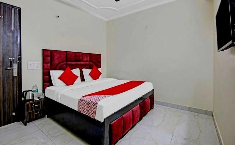 Quarto Triplo Clássico, Oyo Townhouse Super 16 Residency, Near Bangla Shahib Gurudwara